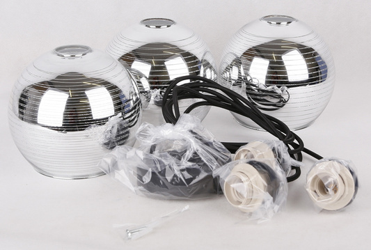 Plafonnier suspendu avec 3 abat-jour en verre Trio Candellux 33-62840