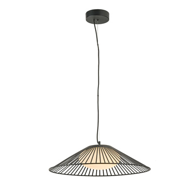 Lampa suspendata Sonte 60 neagra cu abajur alb deasupra mesei GX53