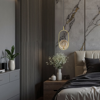 Lampa wisząca CORDEL vintage - złoty mosiądz z bursztynowym kloszem kulką - eleganckie oświetlenie salonu i łazienki 1x G9 LED