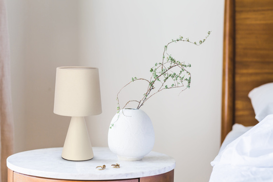 SATTI lampka stołowa beżowa ceramiczna z abażurem E14 1x40W klasyczna elegancka dekoracyjna do salonu sypialni biura