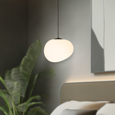 Lampa wisząca STONES 25 cm w stylu Japandi - z białym akrylowym kloszem inspirowanym kamieniem - minimalistyczne oświetlenie sufitowe do salonu E27