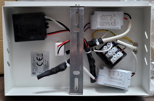 Aplică LED albă cu raft pentru telefon Încărcător USB Compact Candellux 21-76052
